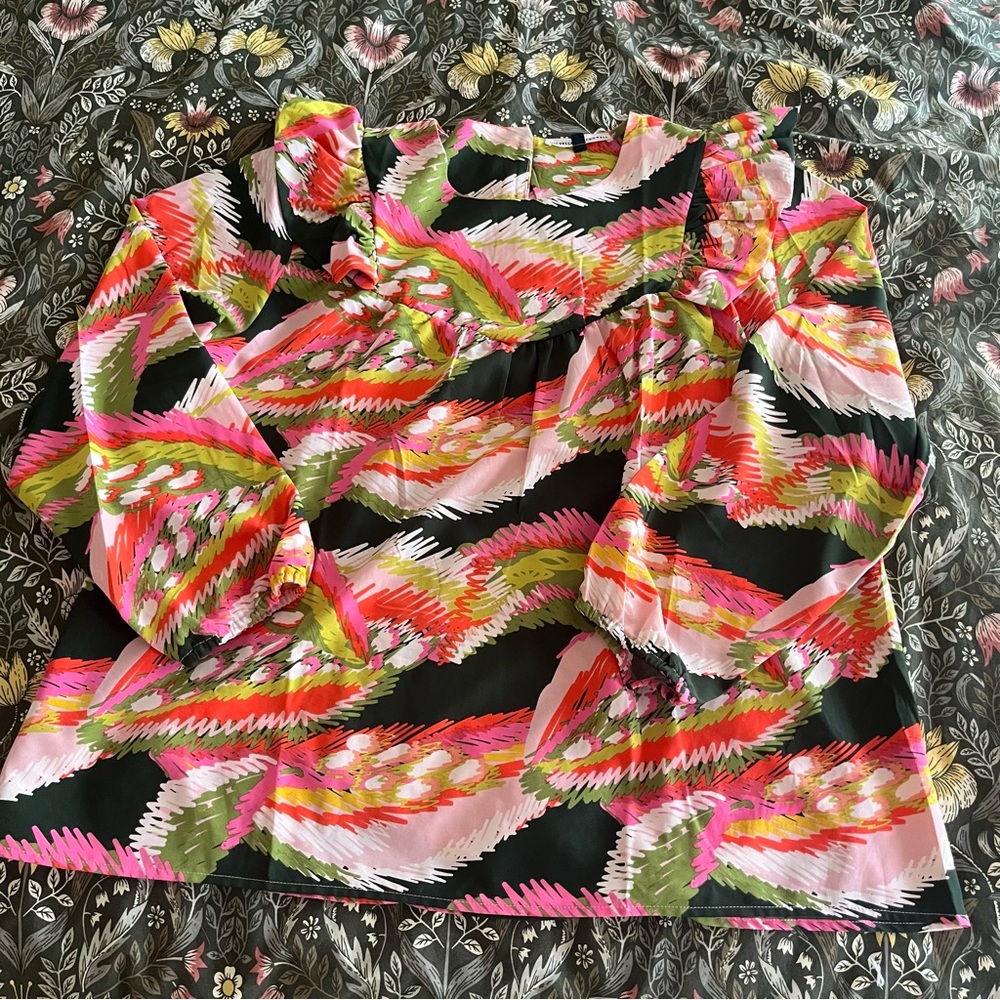 Michelle McDowell Green and Pink Long Sleeve Top